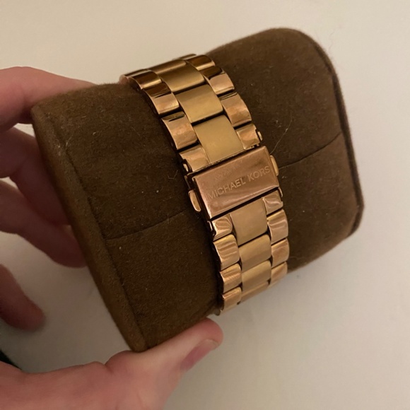 Michael Kors Watch - Picture 2 of 2